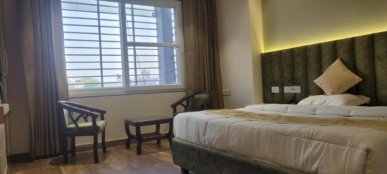 Hotel Alpine Plaza Shahpur  Ngoại thất bức ảnh