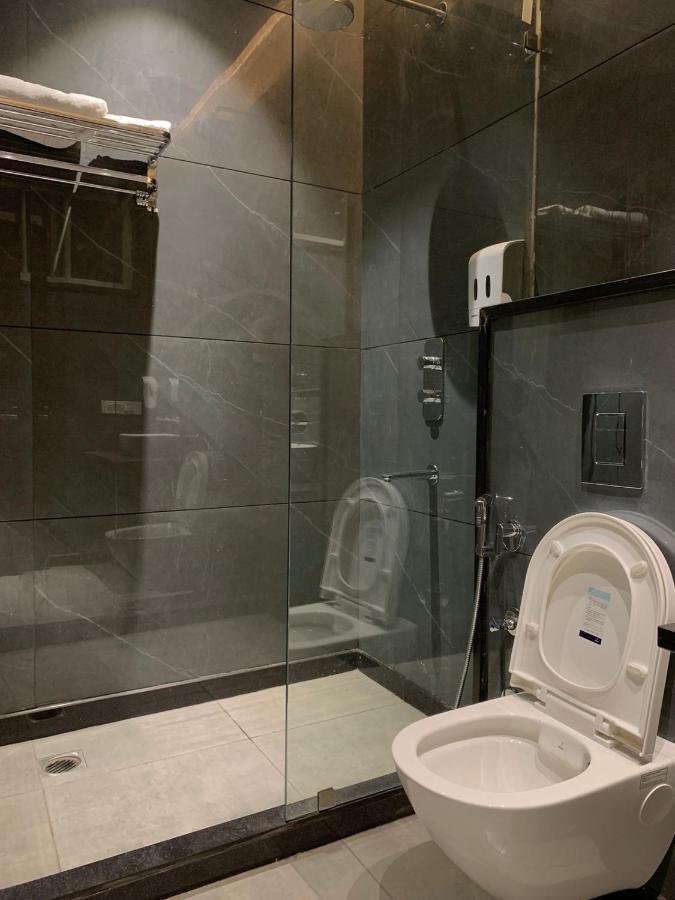 Hotel Alpine Plaza Shahpur  Ngoại thất bức ảnh